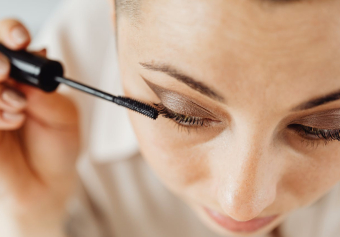 Glamouröses vs. natürliches Make-up: Was gewinnt?