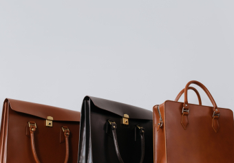 Die bekanntesten Prominenten mit Birkin-Taschen, die die Modewelt im Sturm erobert haben