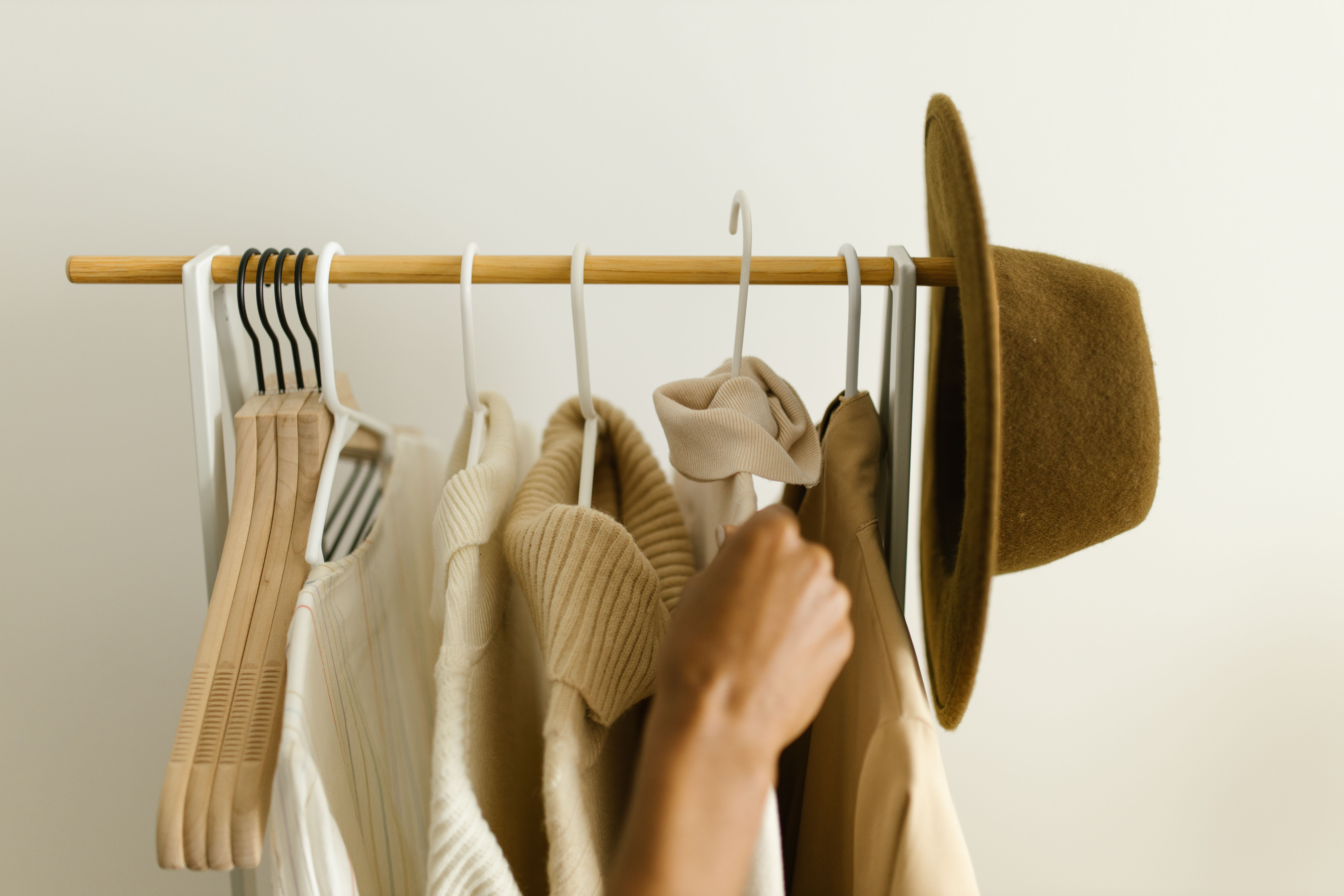 Unverzichtbare Basics für Ihre saisonale Capsule-Garderobe